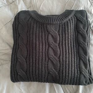 Chunky Cable Knit Tunic Sweater in Black